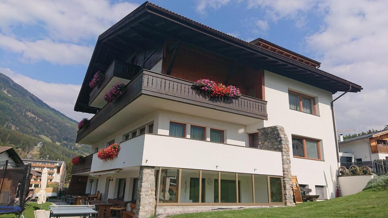 Pension Tirol ซานวาเลนตีโน อัลลา มูตา ภายนอก รูปภาพ
