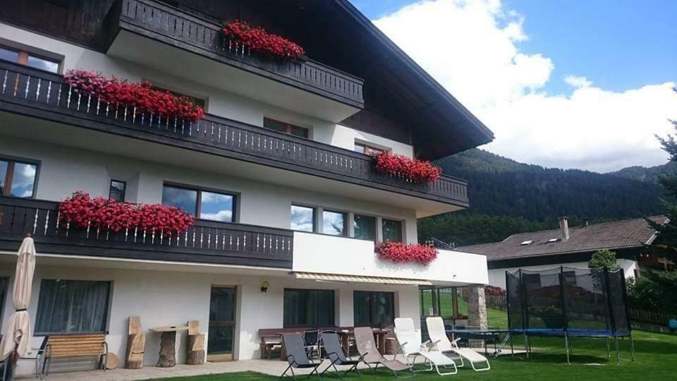 Pension Tirol ซานวาเลนตีโน อัลลา มูตา ภายนอก รูปภาพ